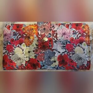 NWT- MUNDi Floral Print Wallet